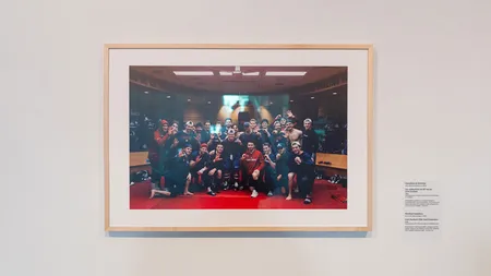 Habs team photo at Montreal Museum of Fine Arts